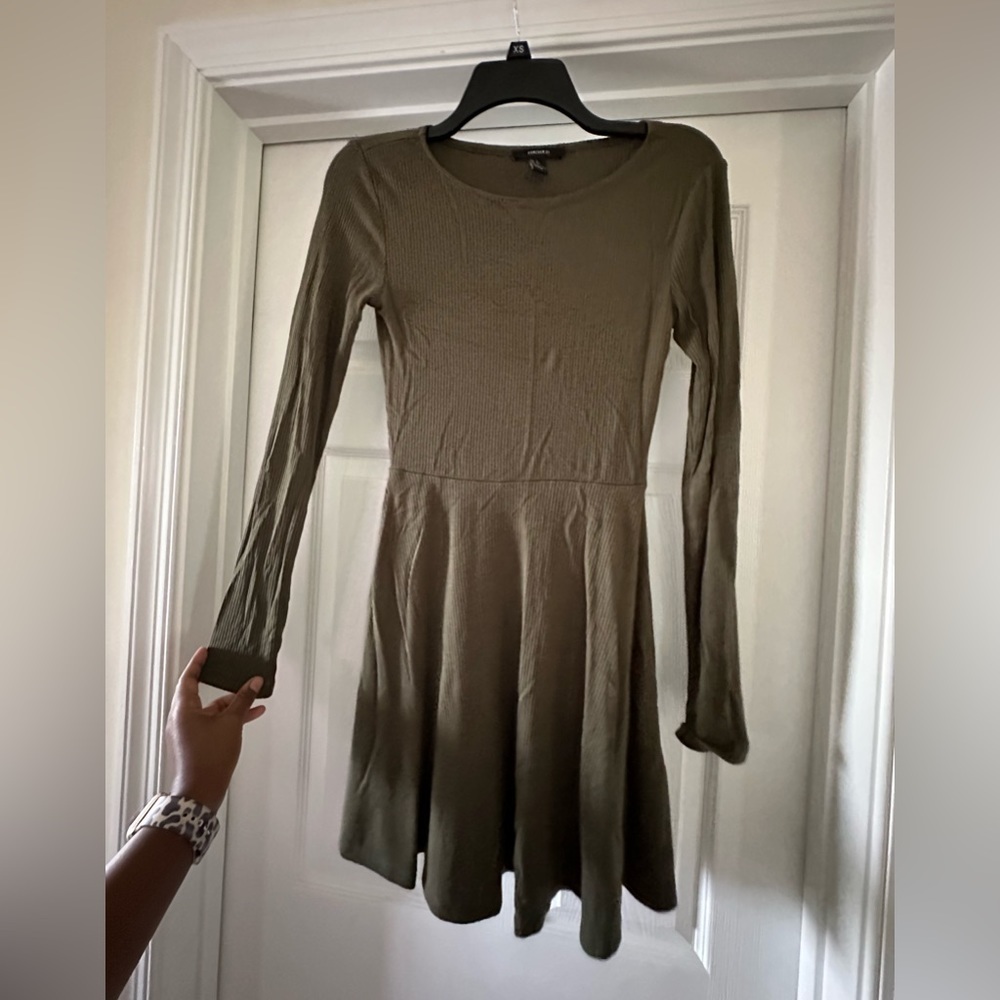 Olive green flowy mini dress - Picture 1 of 4